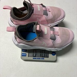 NIKE FLEX RUNNER 2 Sz 1 Big KIDS'/Girls ROAD RUNNIG SLIP ON Pink White Shoe